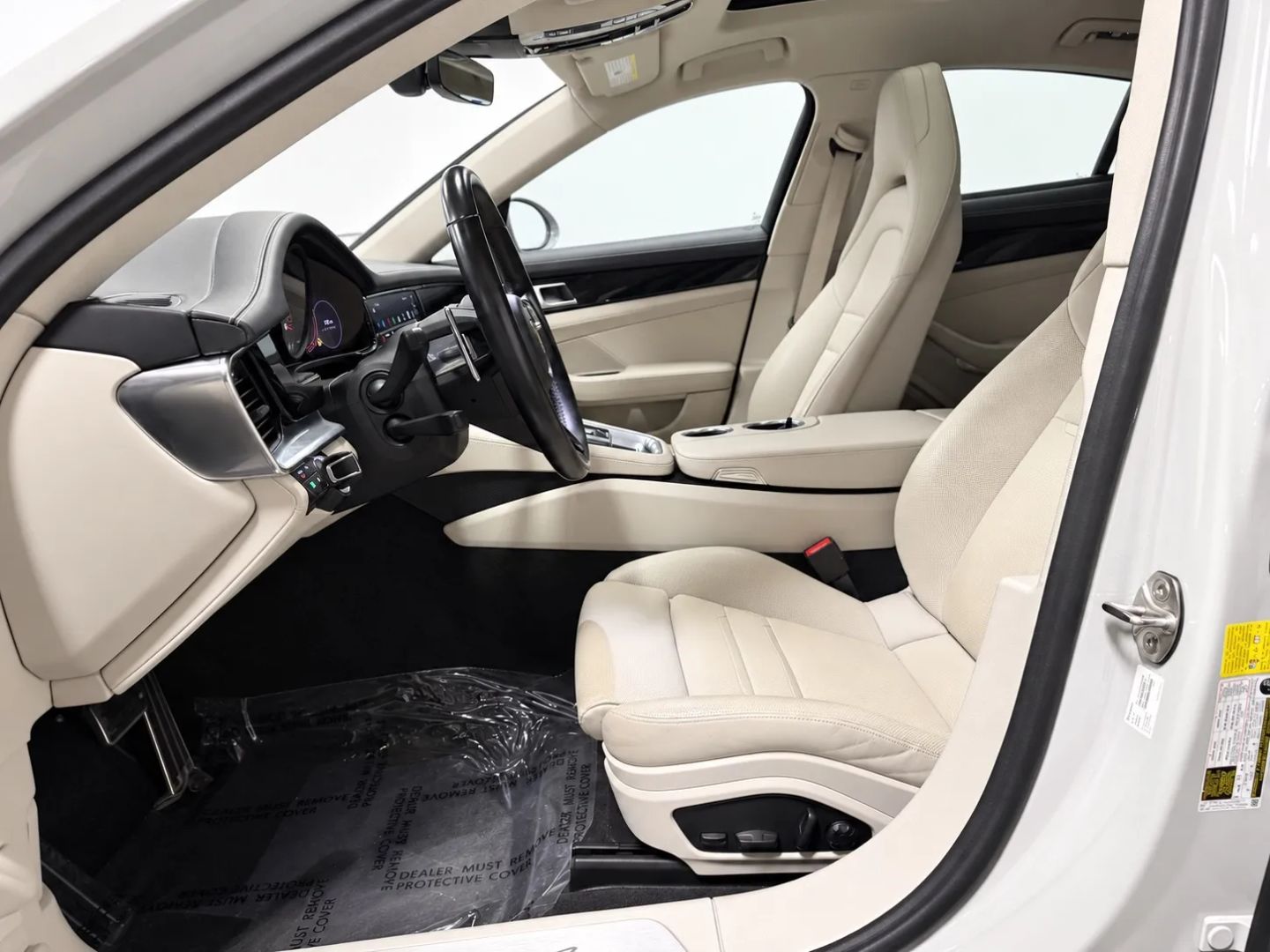 Porsche Panamera photo 11
