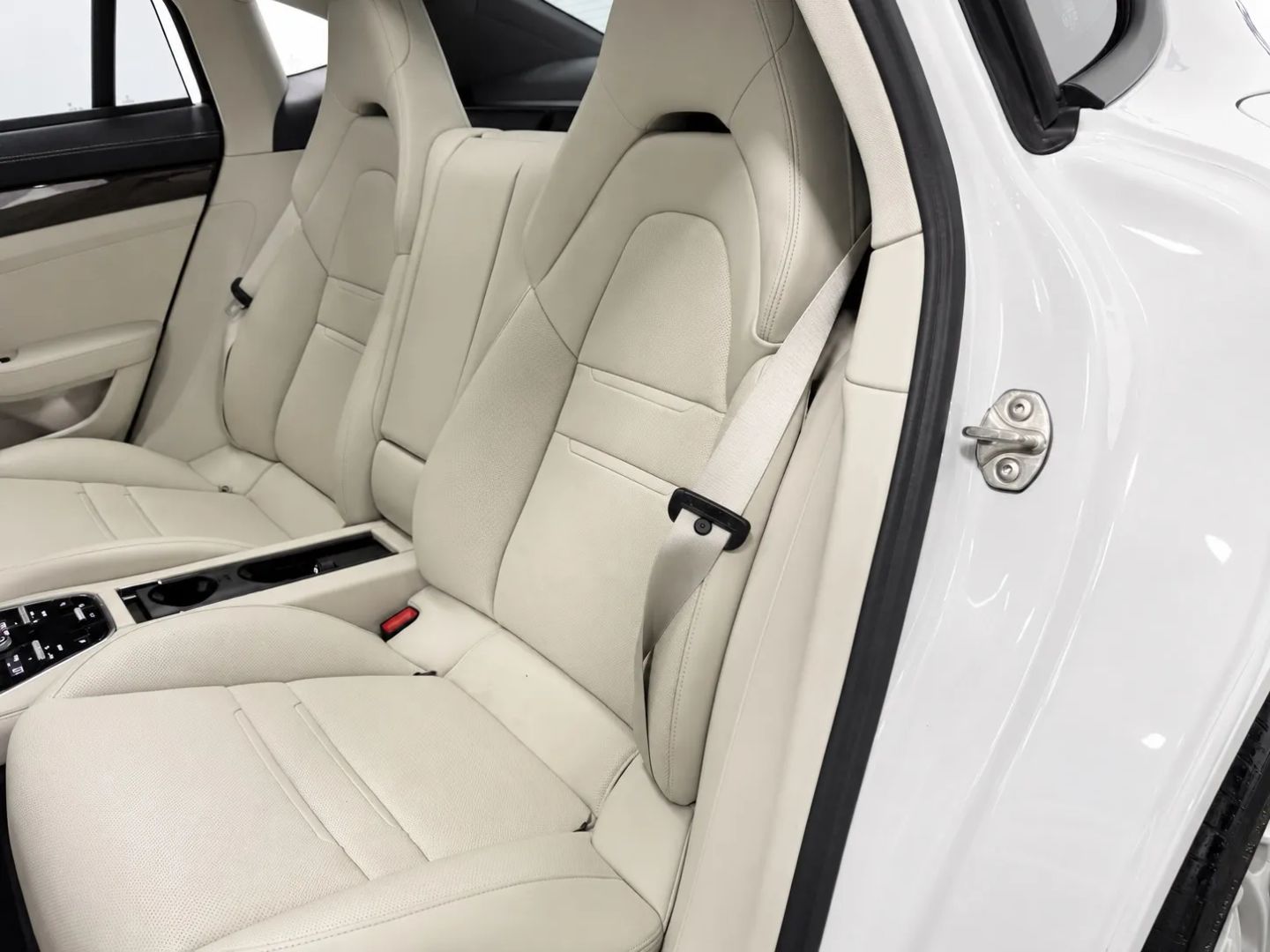 Porsche Panamera photo 16