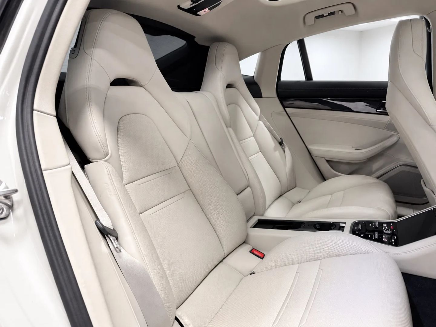 Porsche Panamera photo 22