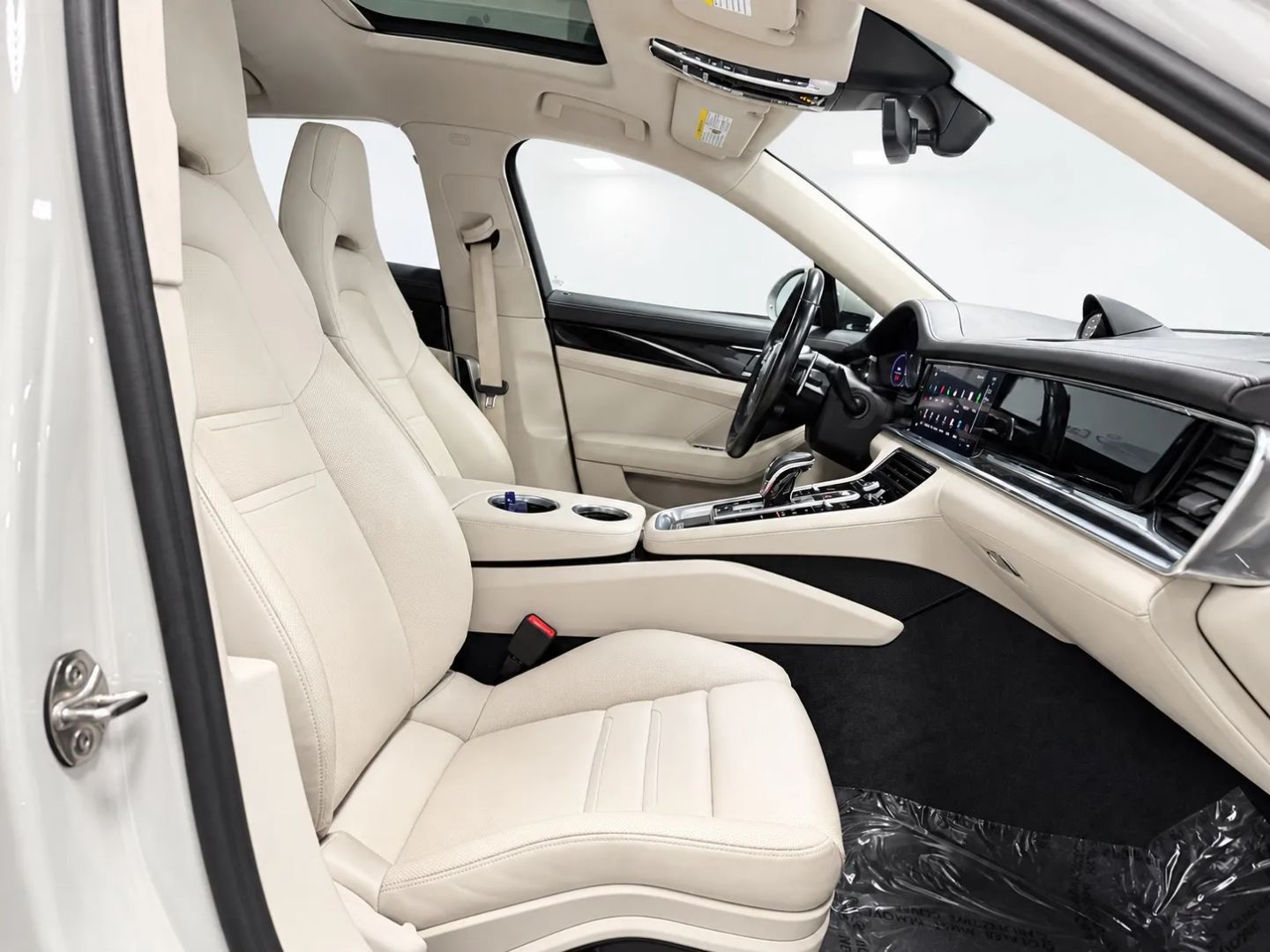 Porsche Panamera photo 25