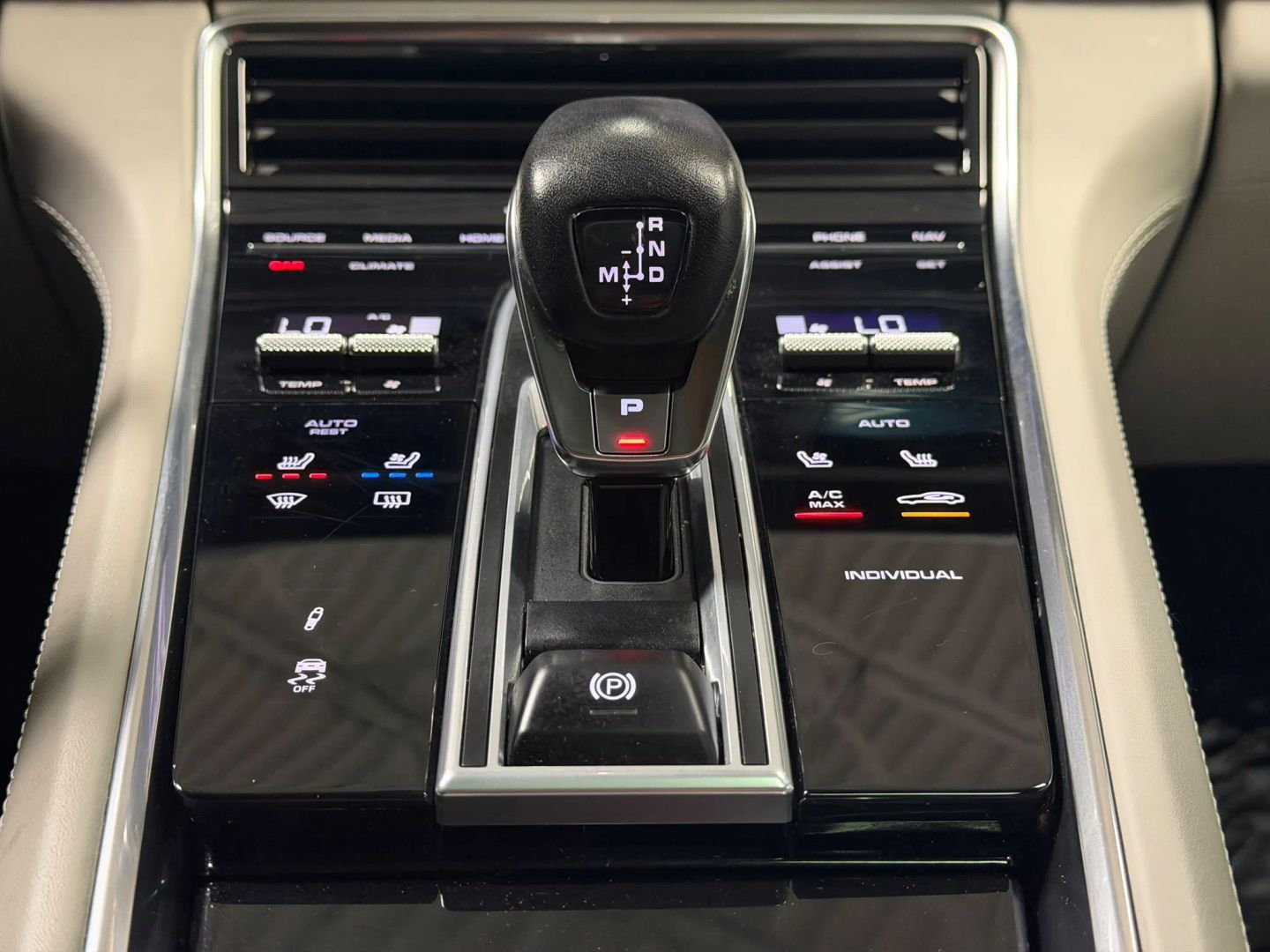 Porsche Panamera photo 51