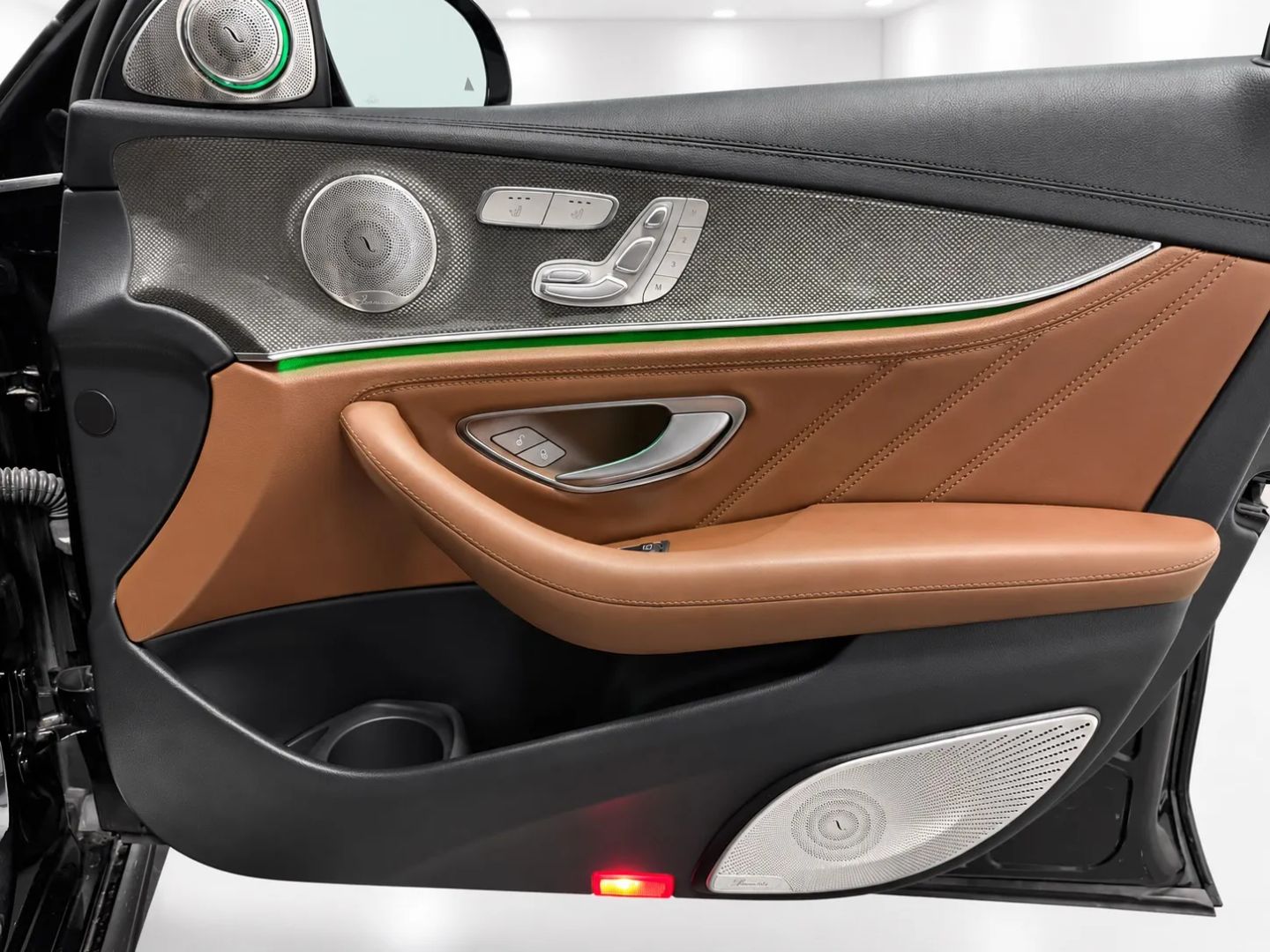 Mercedes-Benz e photo 29