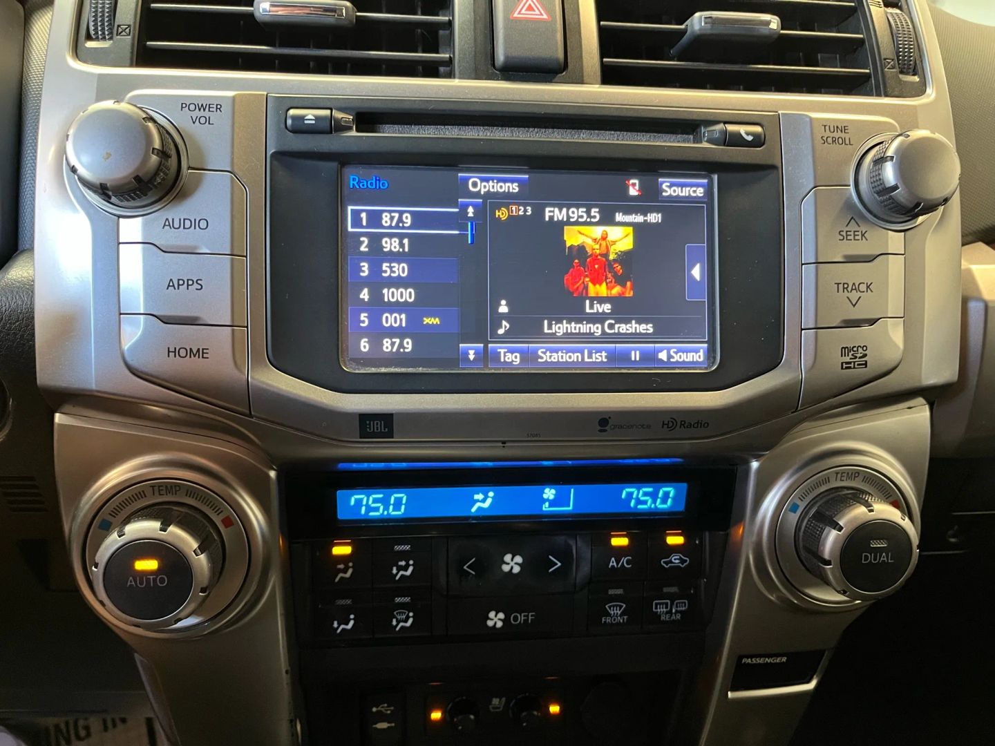 2014 Toyota 4Runner Limited photo 10