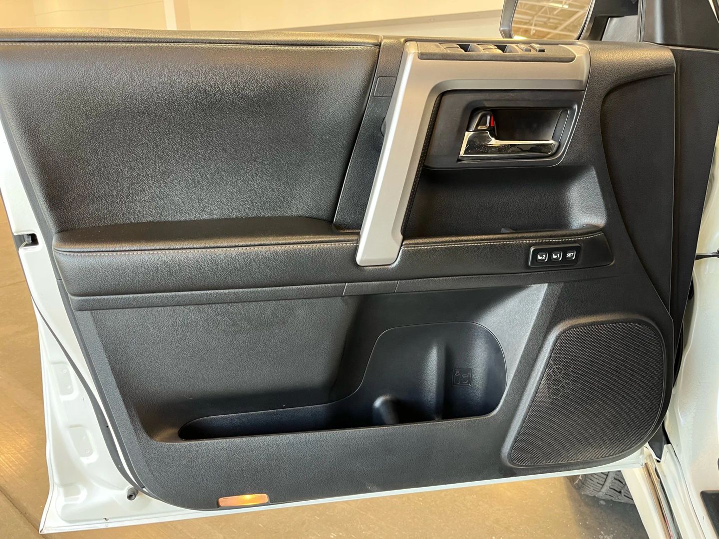 2014 Toyota 4Runner Limited photo 21