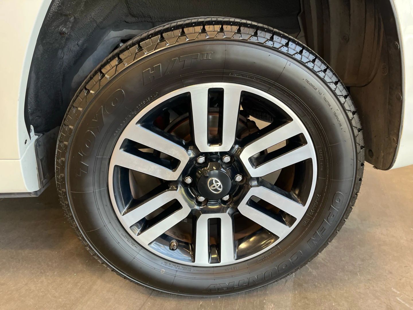 2014 Toyota 4Runner Limited photo 24