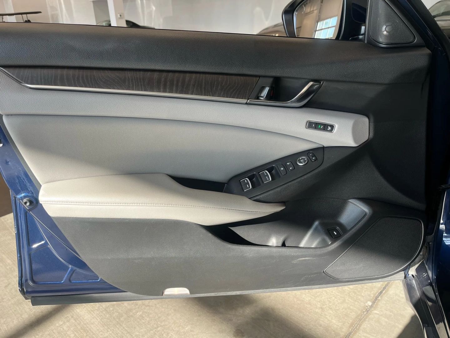 2019 Honda Accord Touring photo 14