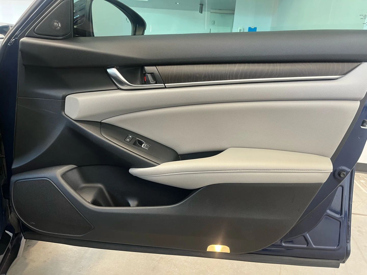 2019 Honda Accord Touring photo 17