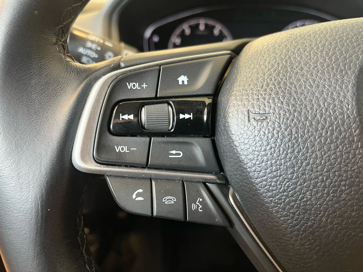 2019 Honda Accord Touring photo 22