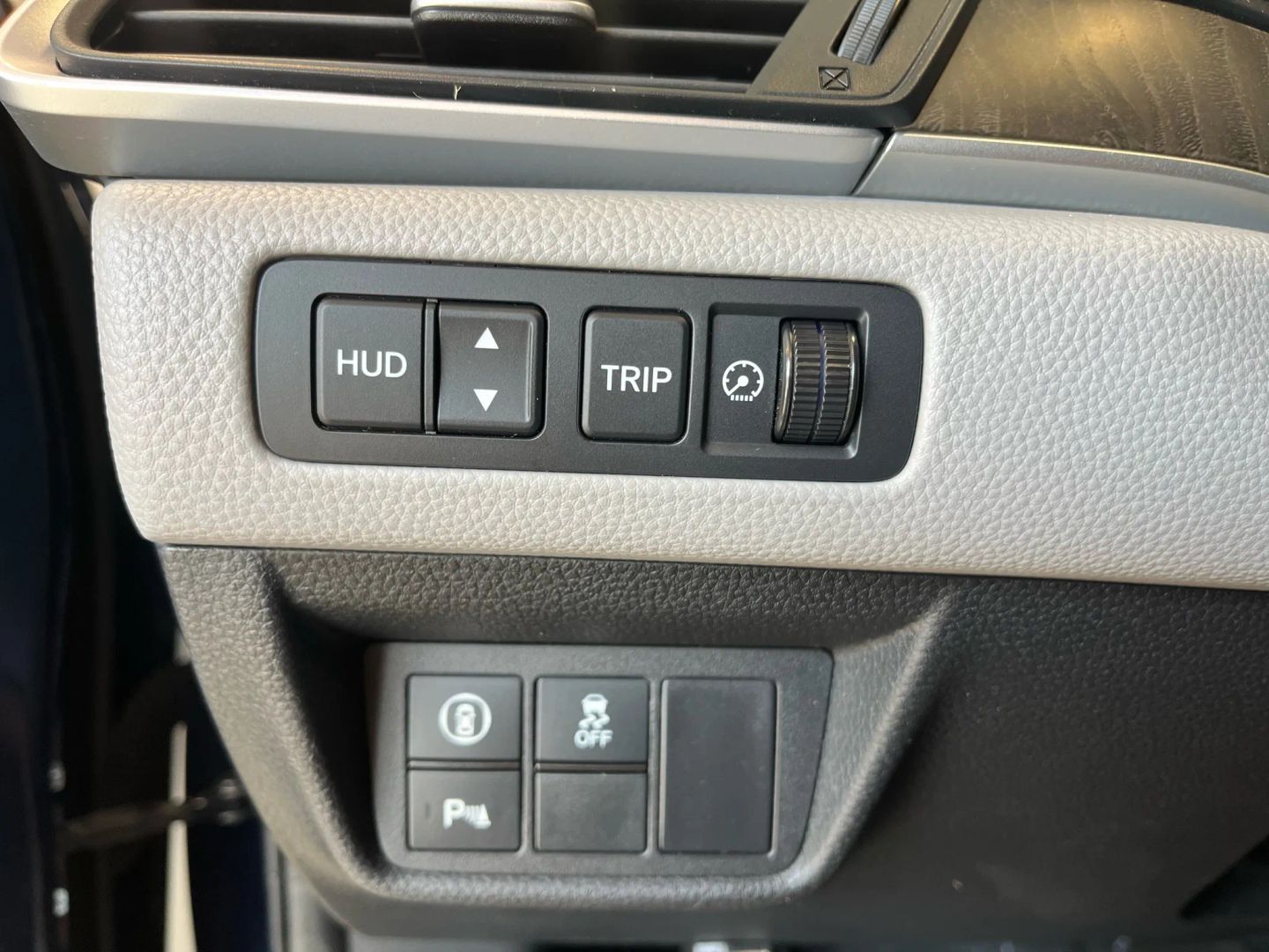 2019 Honda Accord Touring photo 24