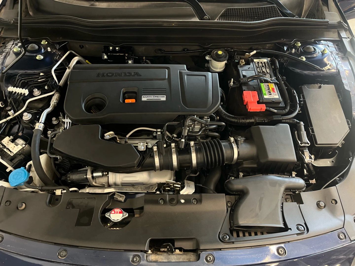 2019 Honda Accord Touring photo 25