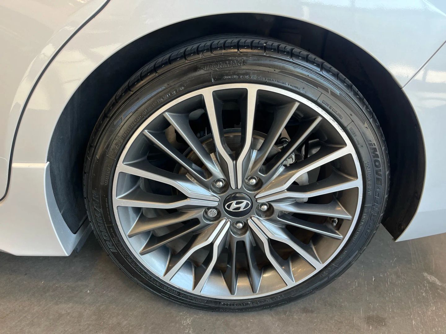 2018 Hyundai Elantra Sport photo 19