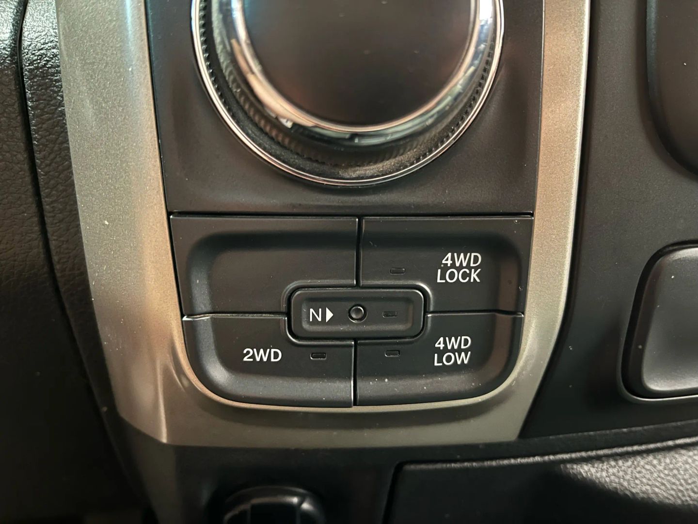 2015 Ram 1500 SLT Plus photo 16