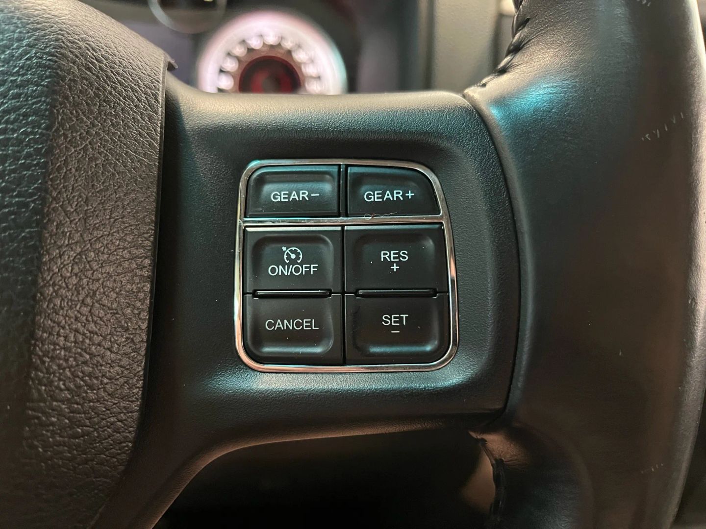 2015 Ram 1500 SLT Plus photo 17