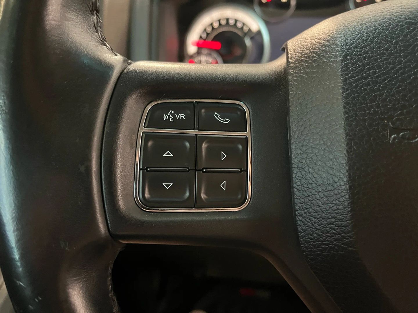2015 Ram 1500 SLT Plus photo 18