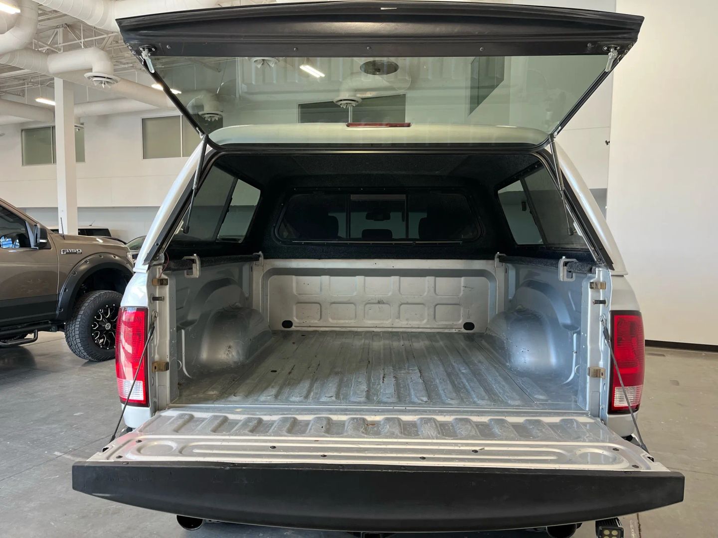 2015 Ram 1500 SLT Plus photo 19