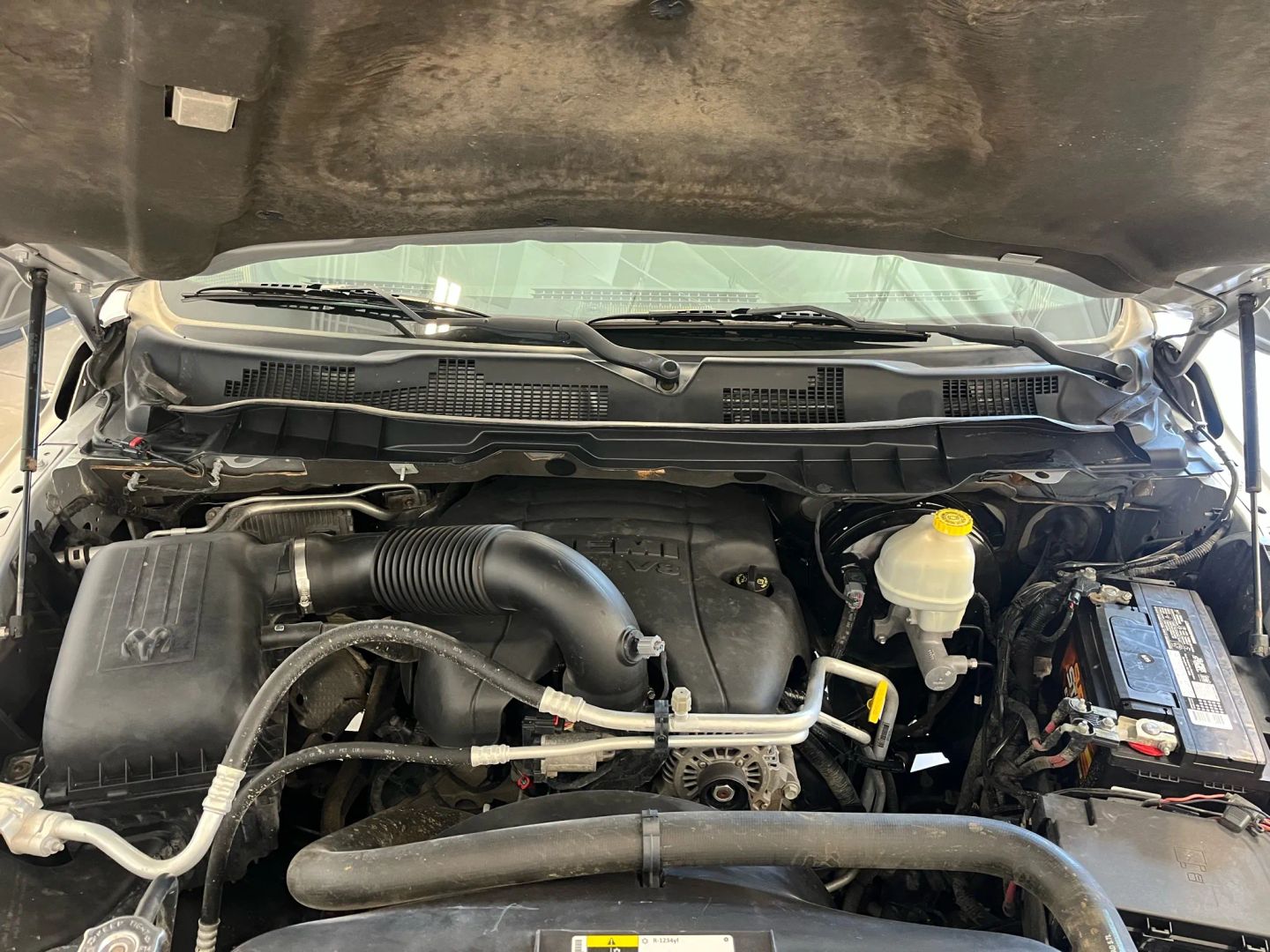 2015 Ram 1500 SLT Plus photo 21