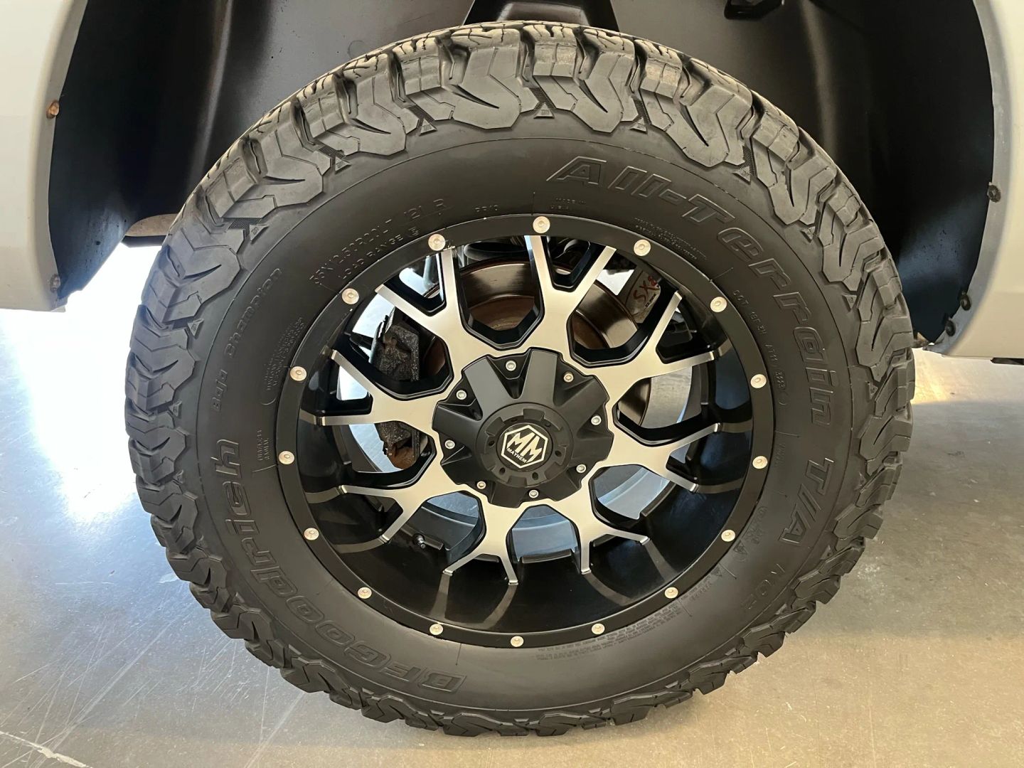 2015 Ram 1500 SLT Plus photo 24