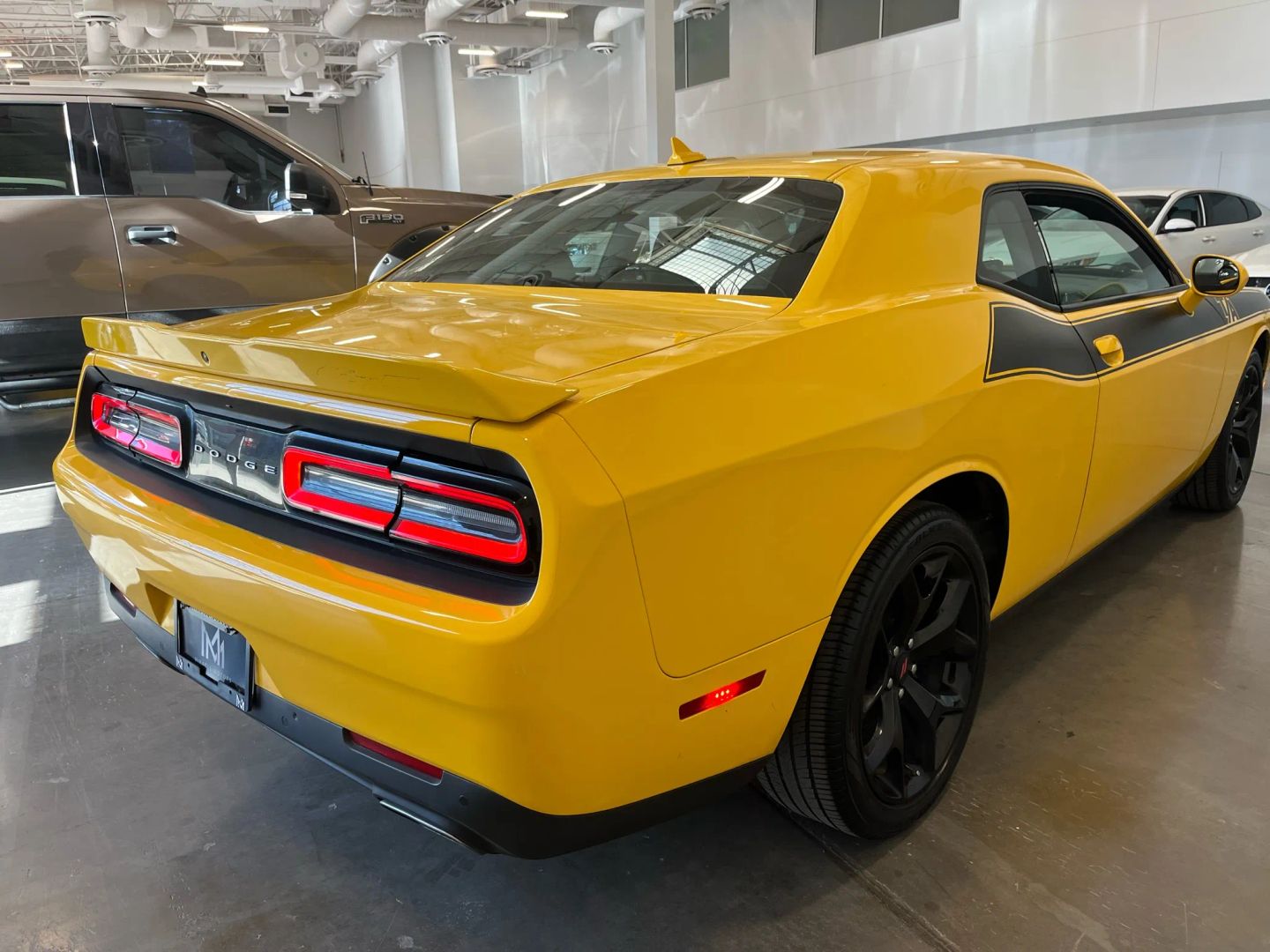 2017 Dodge Challenger SXT Plus photo 5