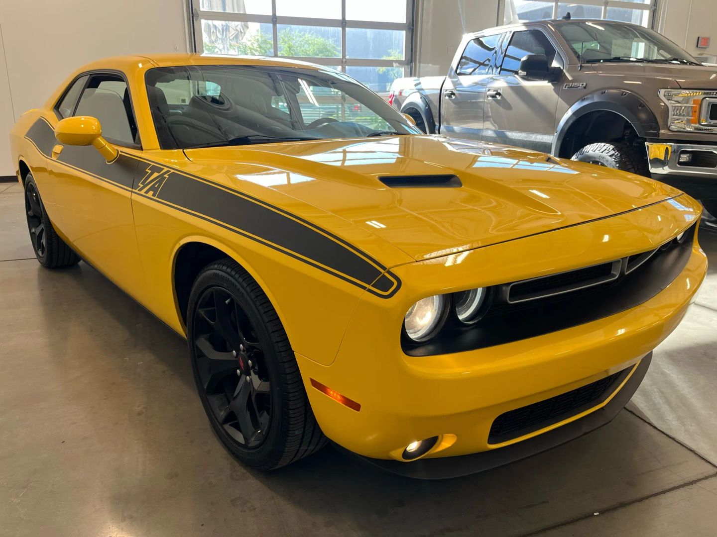 2017 Dodge Challenger SXT Plus photo 7