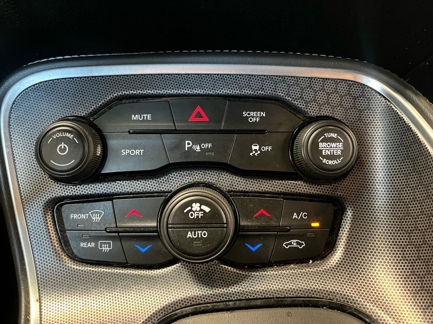 2017 Dodge Challenger SXT Plus photo 18