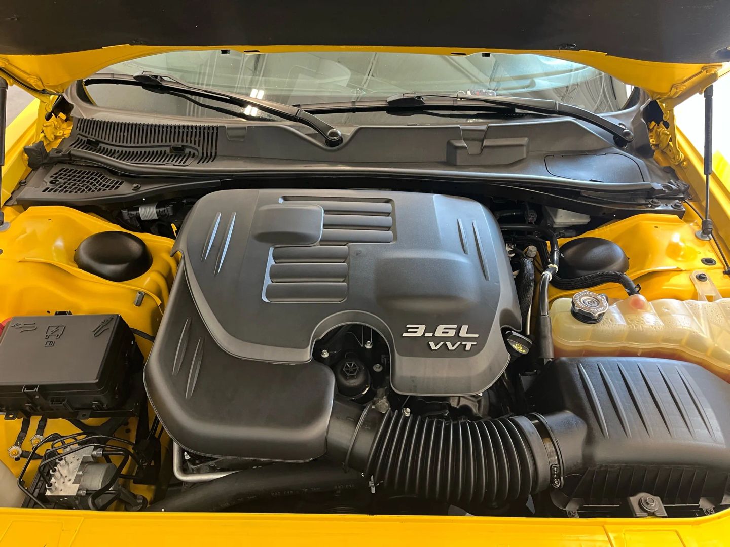 2017 Dodge Challenger SXT Plus photo 20