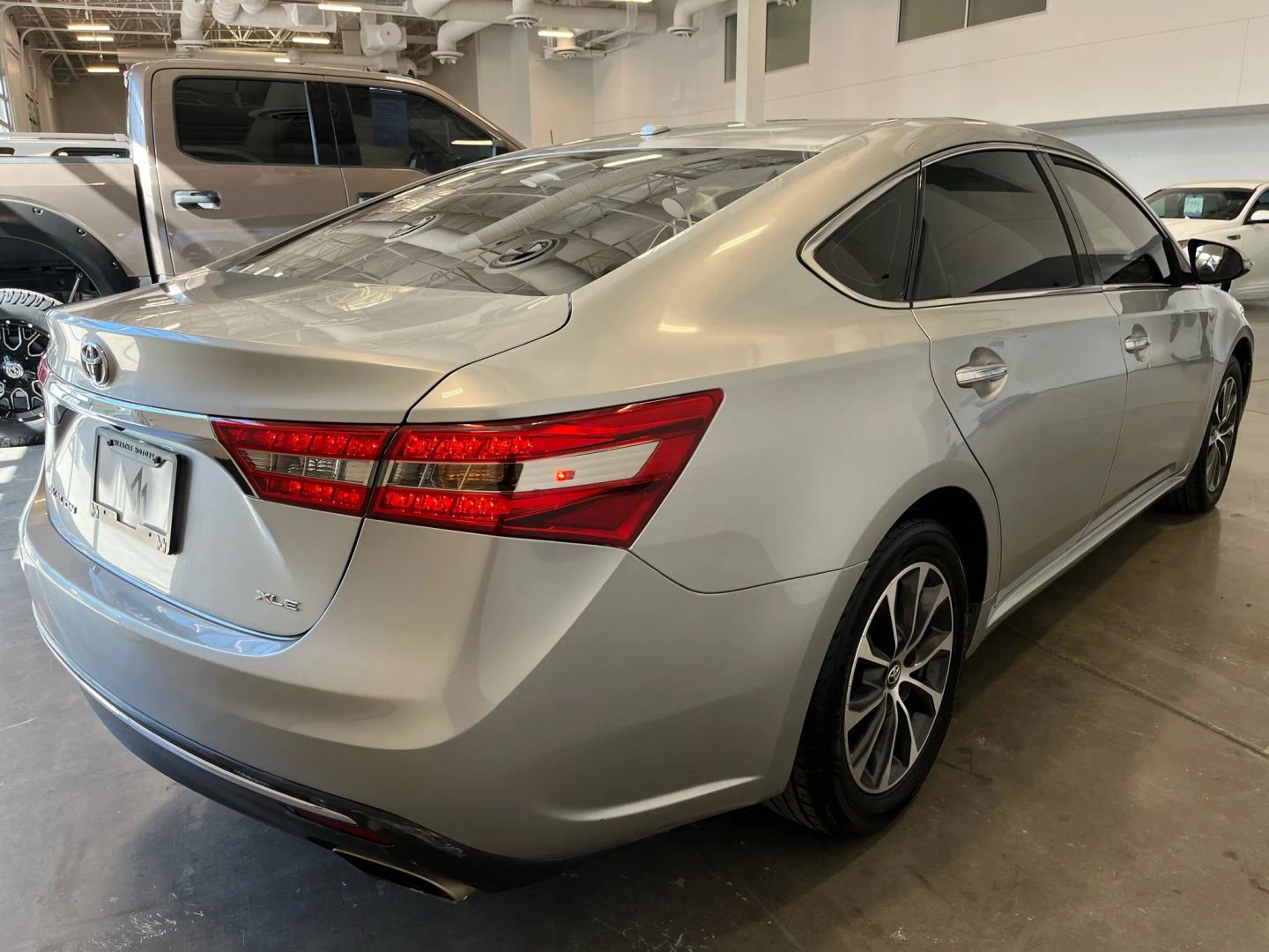 2018 Toyota Avalon XLE photo 5