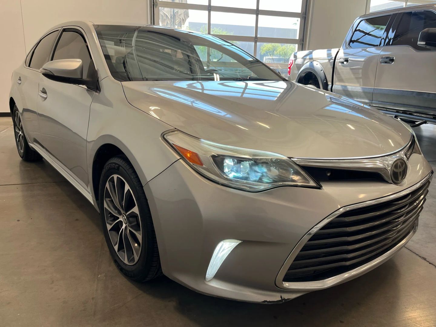 2018 Toyota Avalon XLE photo 7