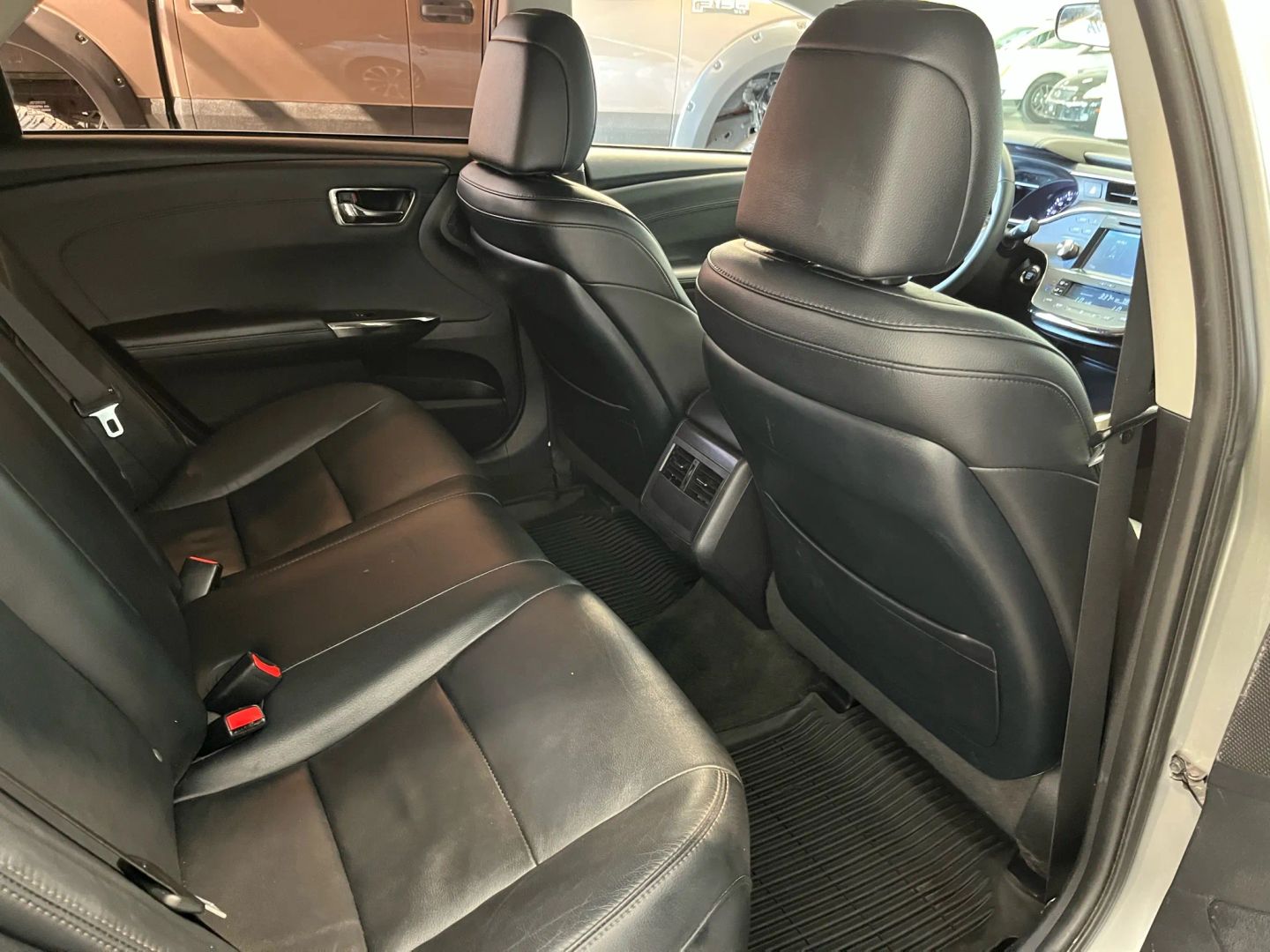 2018 Toyota Avalon XLE photo 11
