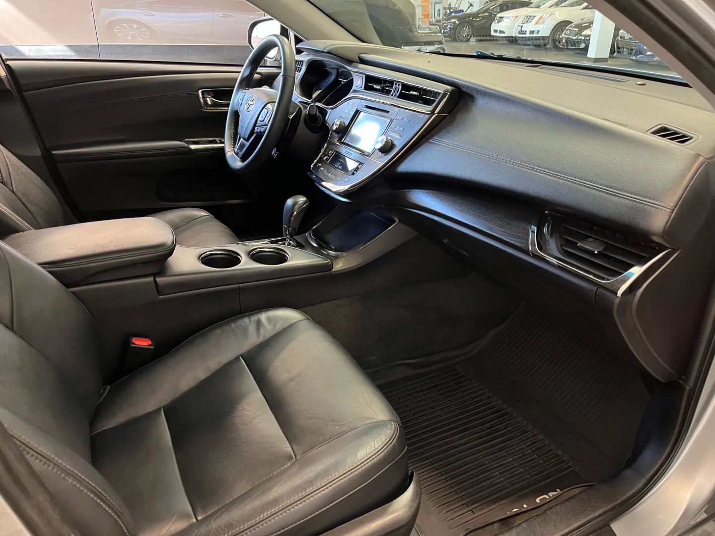 2018 Toyota Avalon XLE photo 12