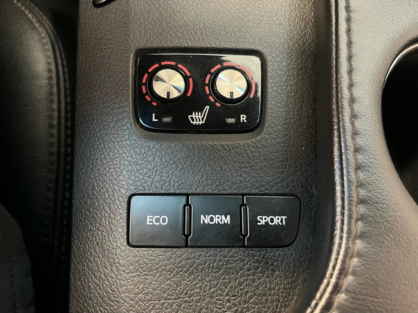 2018 Toyota Avalon XLE photo 20
