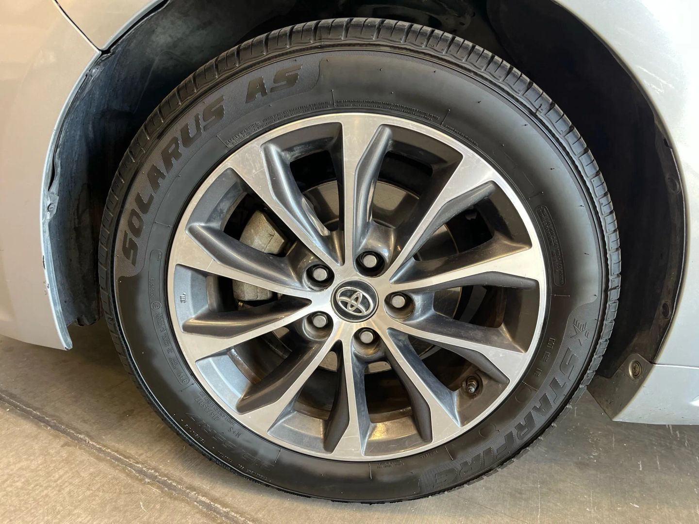 2018 Toyota Avalon XLE photo 22