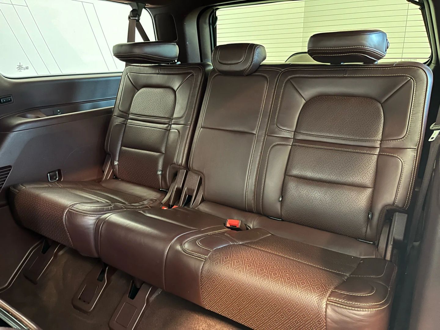 2018 Lincoln Navigator Black Label photo 9