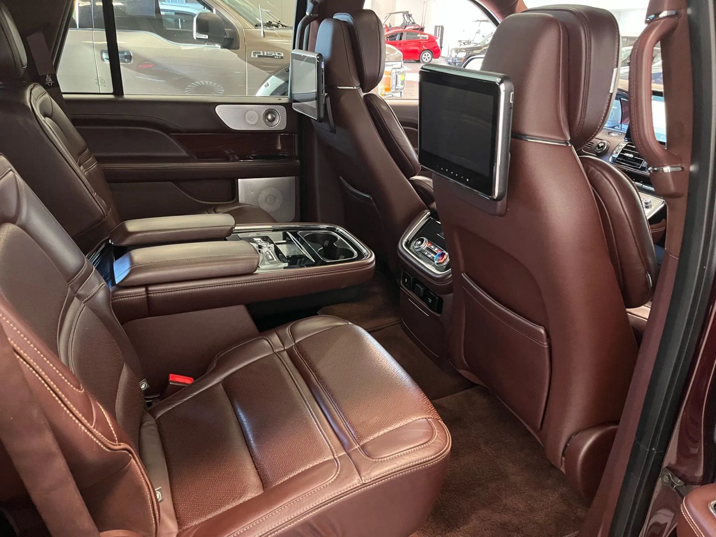 2018 Lincoln Navigator Black Label photo 11