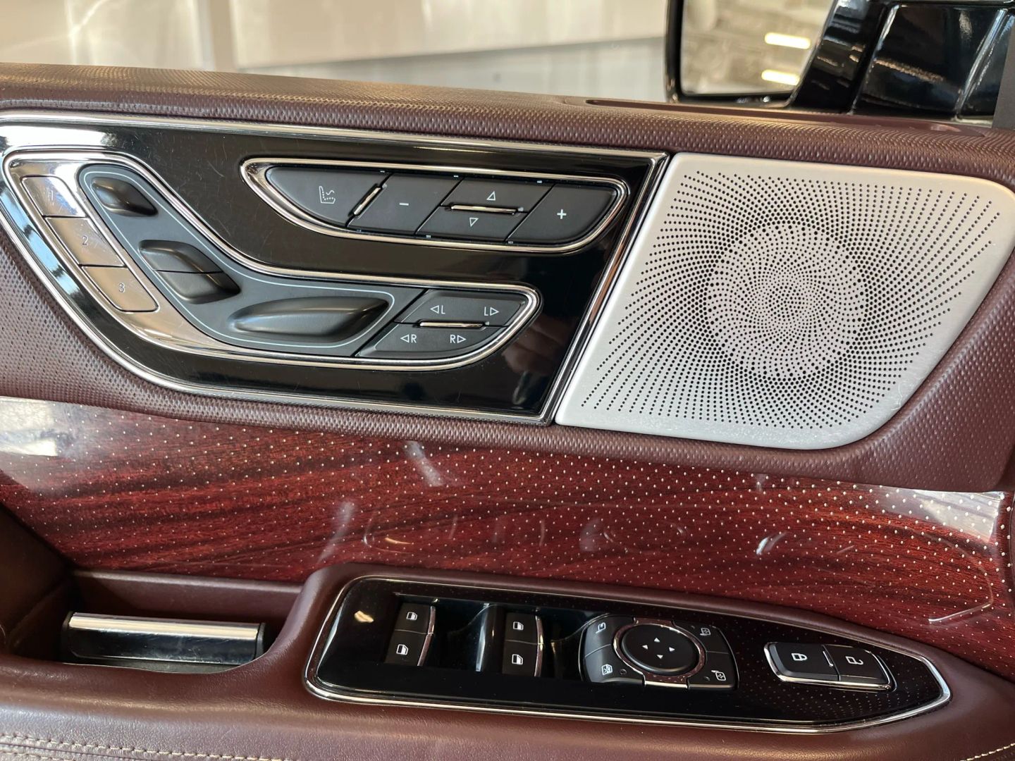 2018 Lincoln Navigator Black Label photo 29
