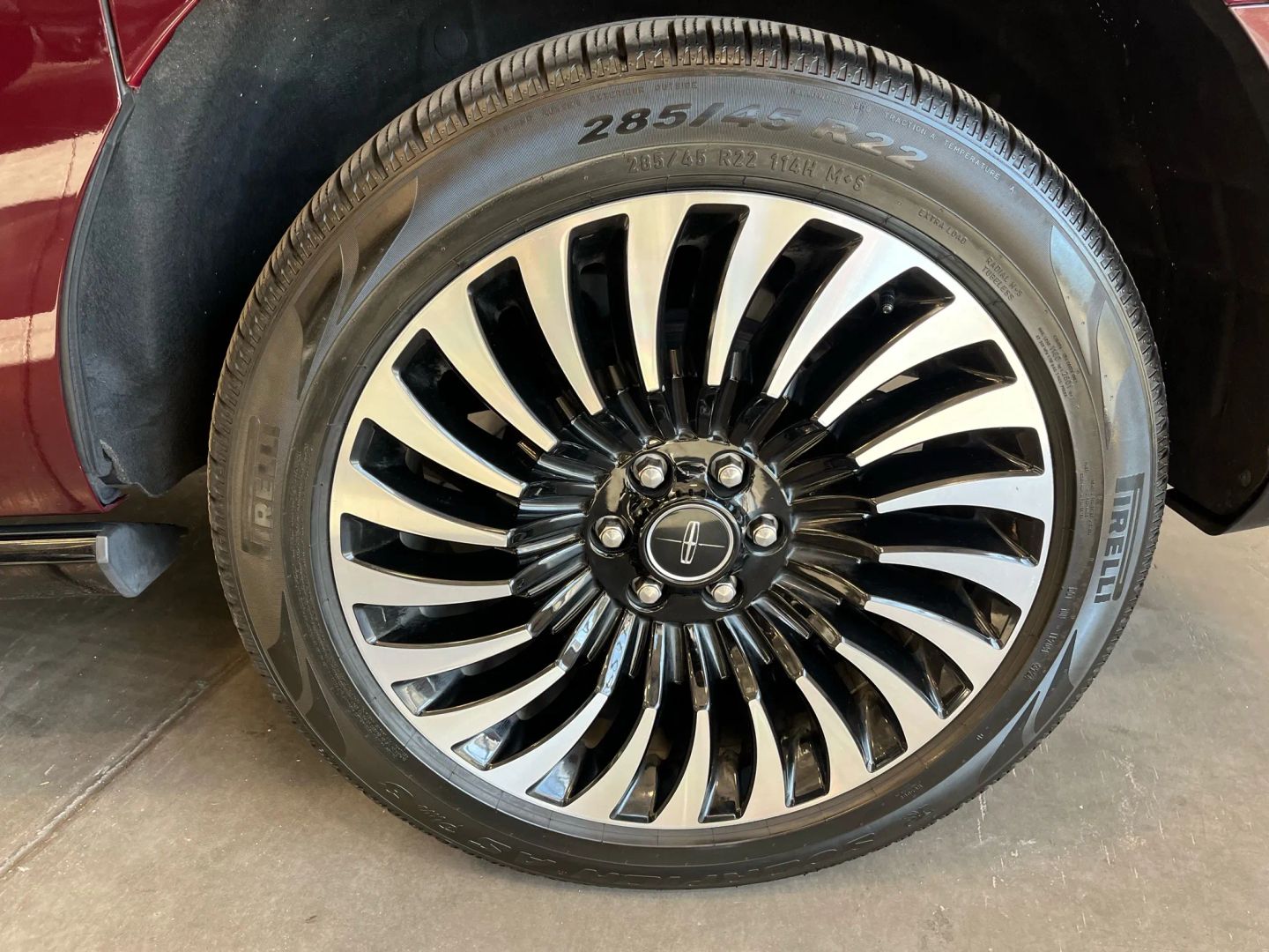 2018 Lincoln Navigator Black Label photo 32
