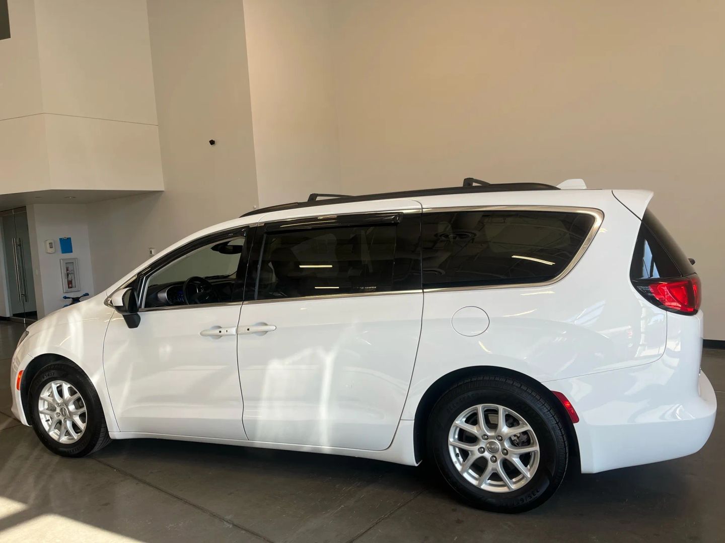 2020 Chrysler Voyager LXi photo 2