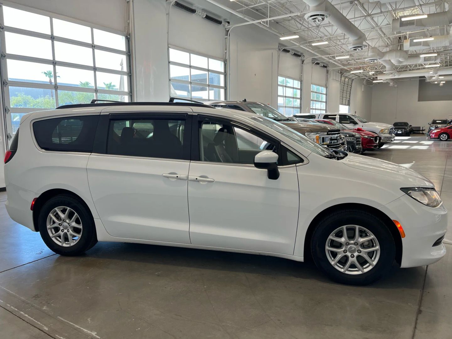 2020 Chrysler Voyager LXi photo 6