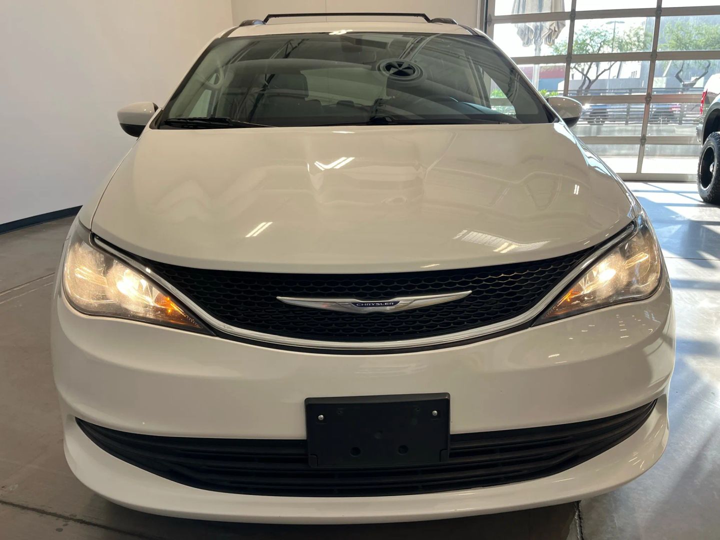 2020 Chrysler Voyager LXi photo 8