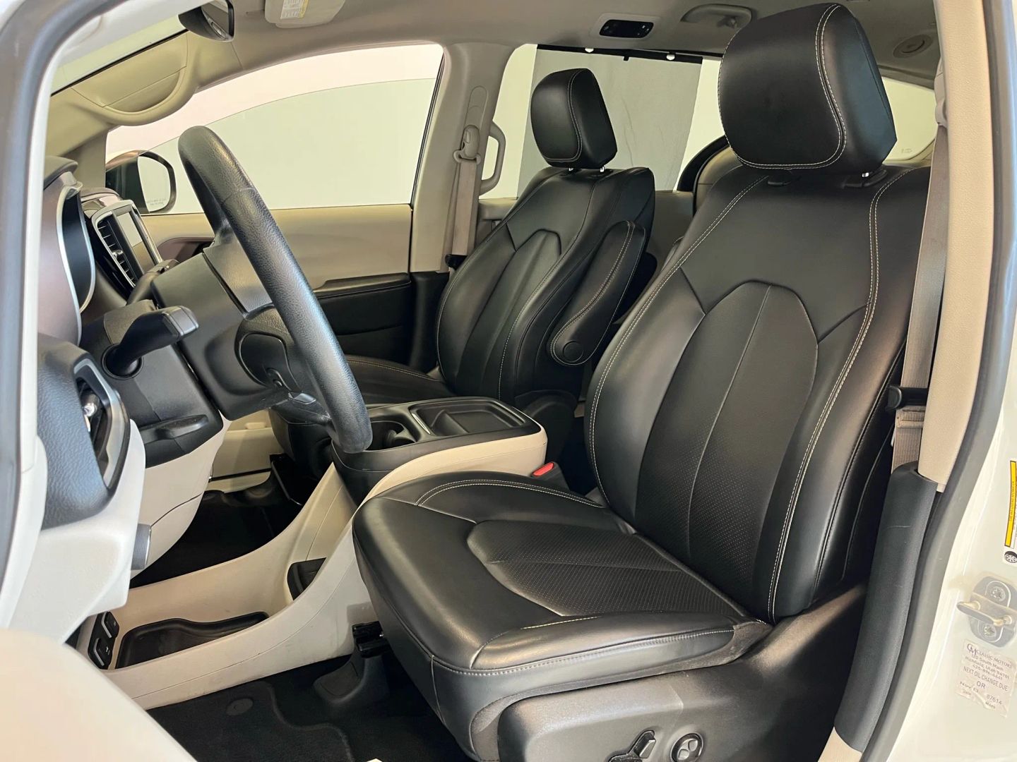 2020 Chrysler Voyager LXi photo 9