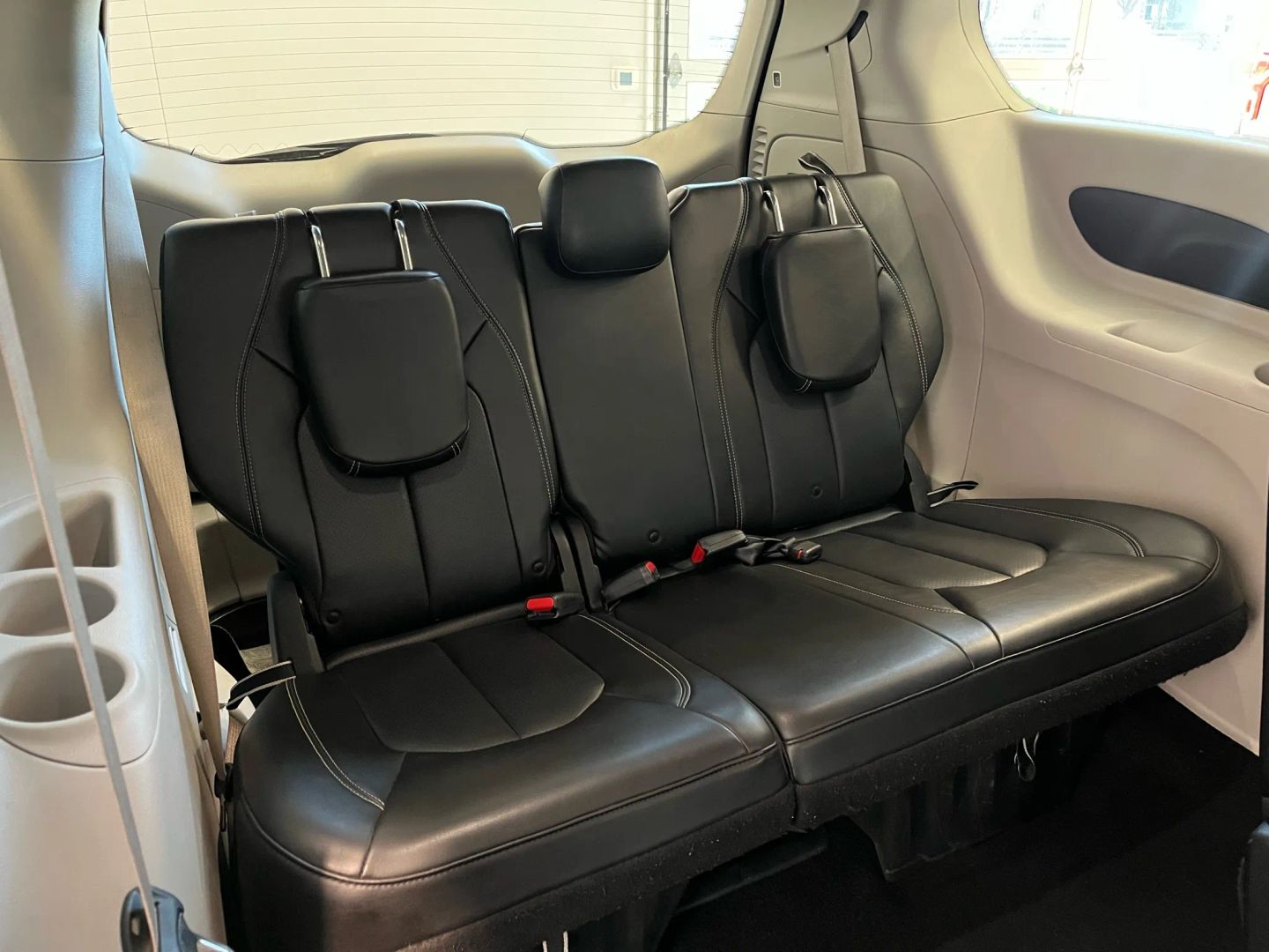 2020 Chrysler Voyager LXi photo 12