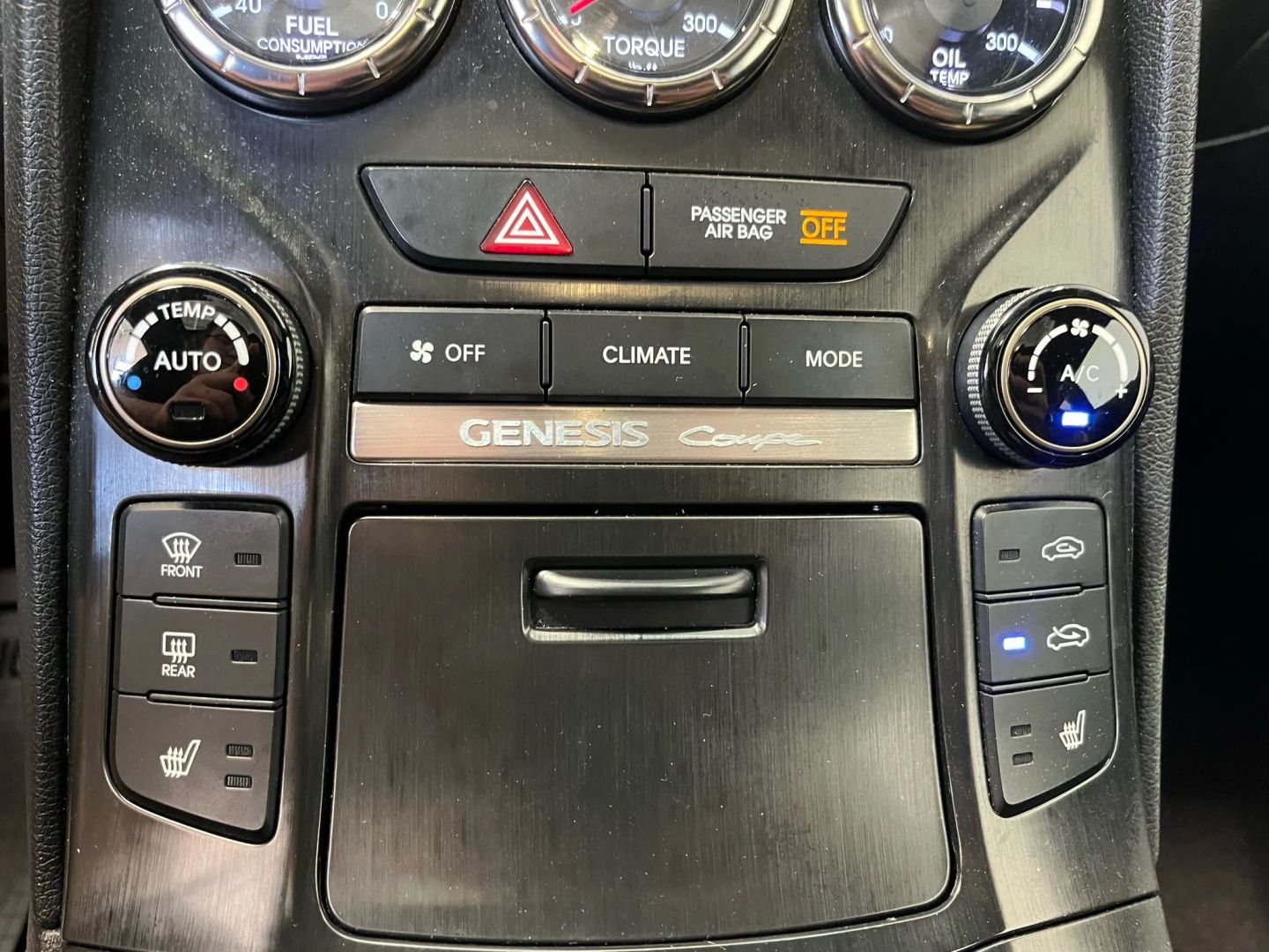 2014 Hyundai Genesis Coupe 3.8 Ultimate photo 13