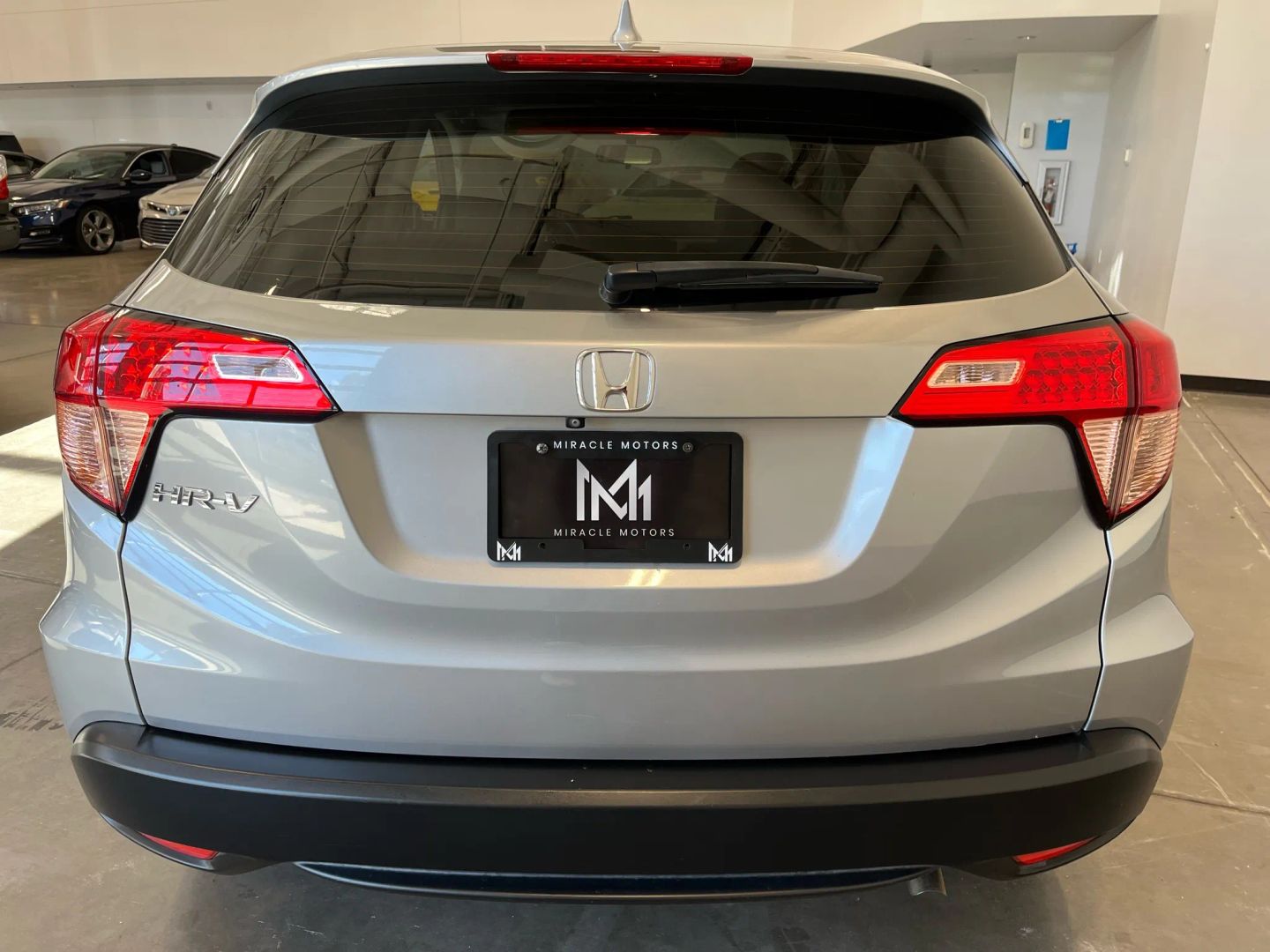 2017 Honda HR-V LX photo 4