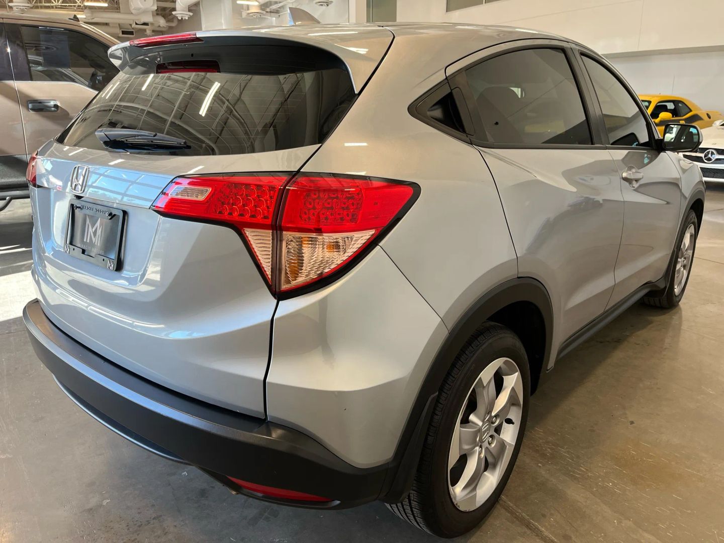 2017 Honda HR-V LX photo 5