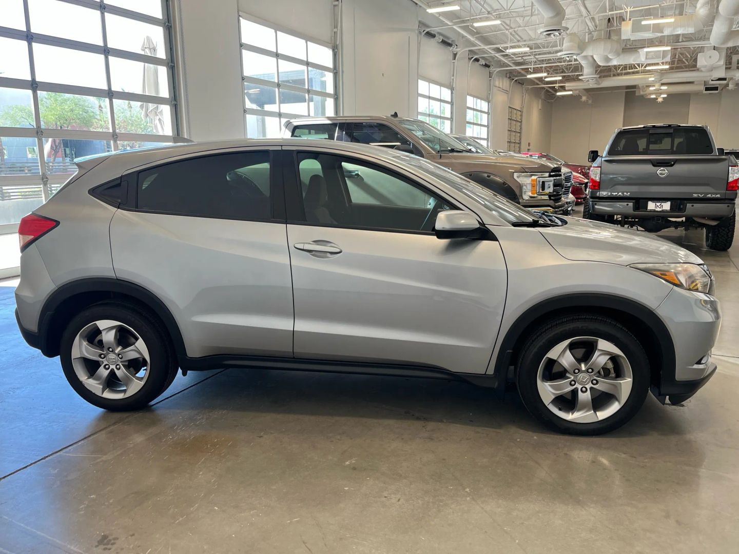 2017 Honda HR-V LX photo 6