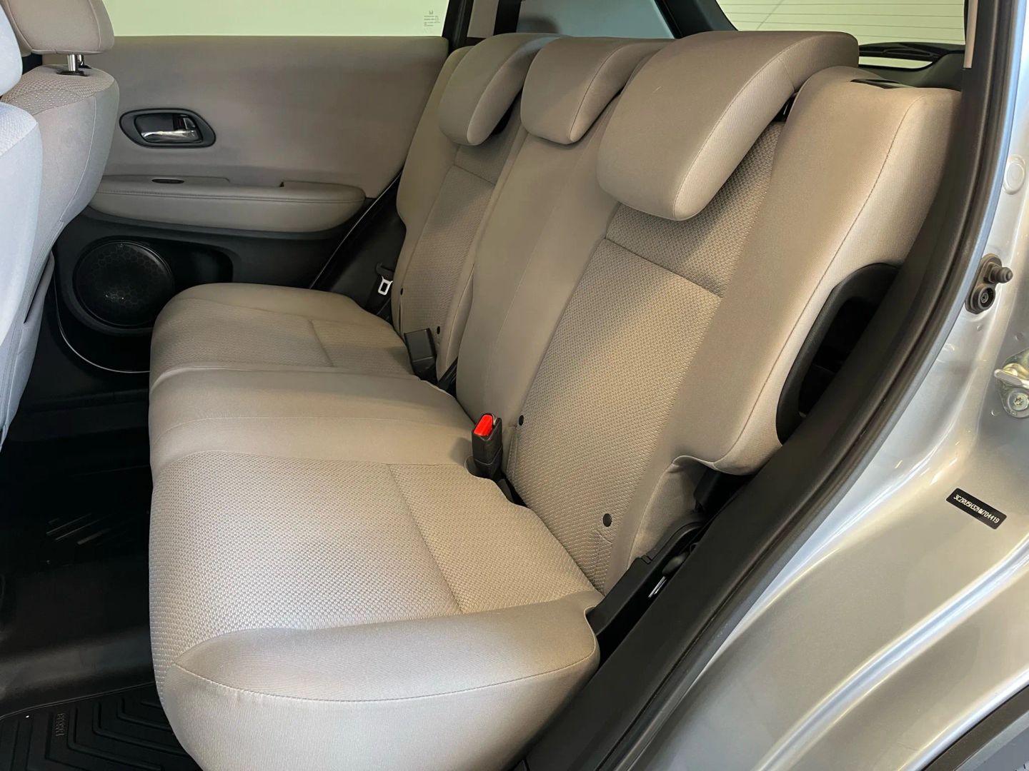 2017 Honda HR-V LX photo 10