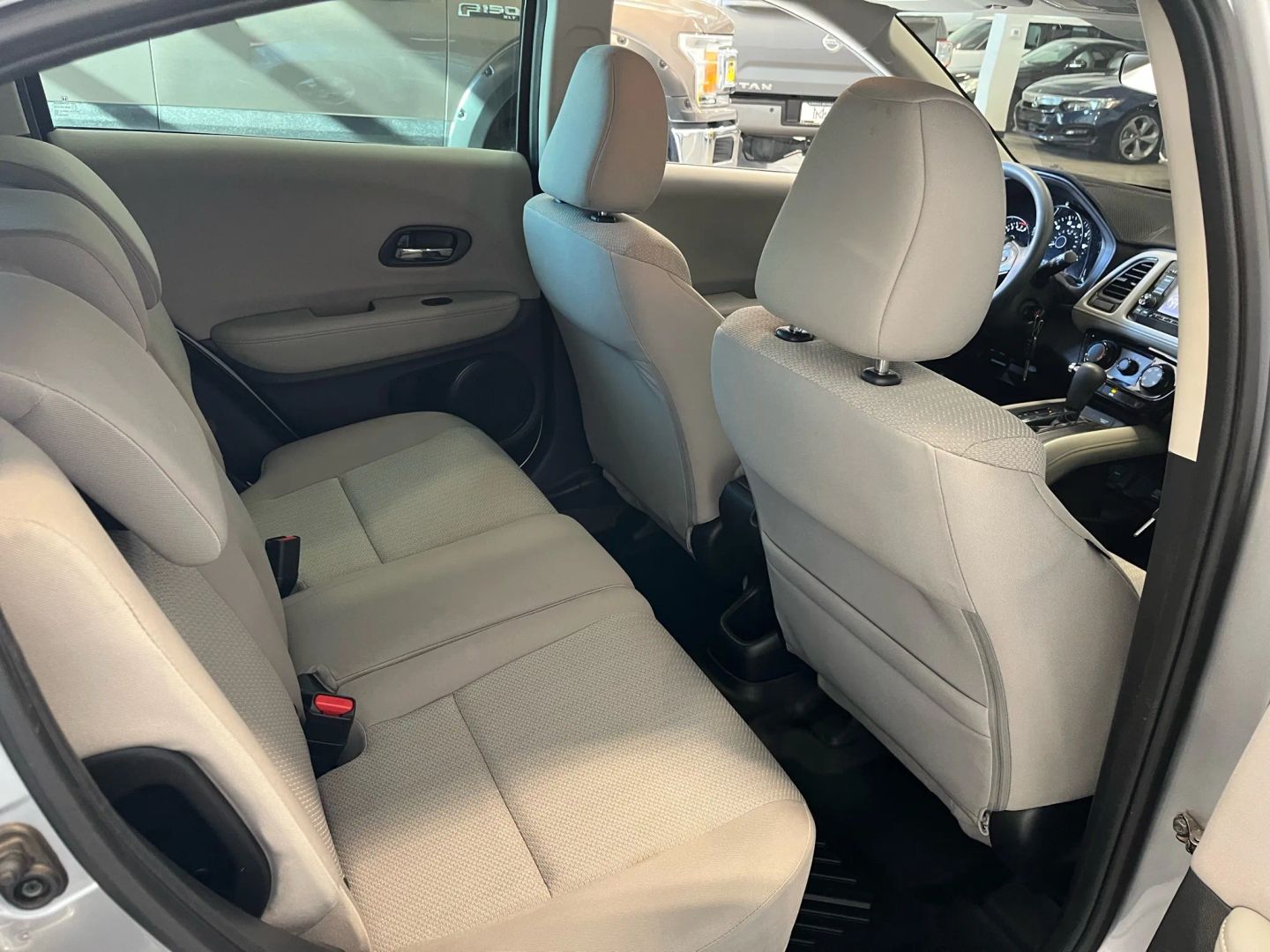 2017 Honda HR-V LX photo 11