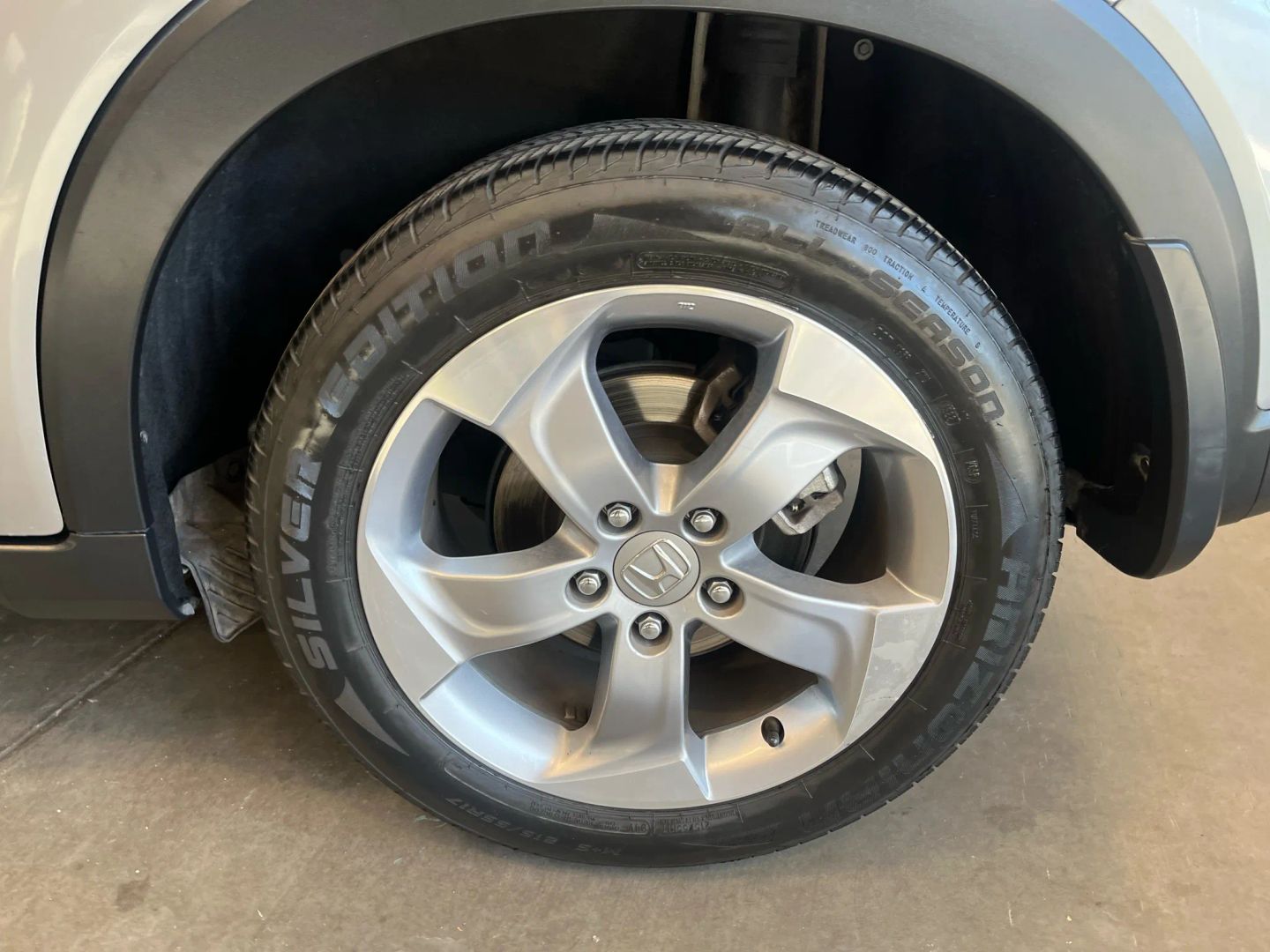 2017 Honda HR-V LX photo 22
