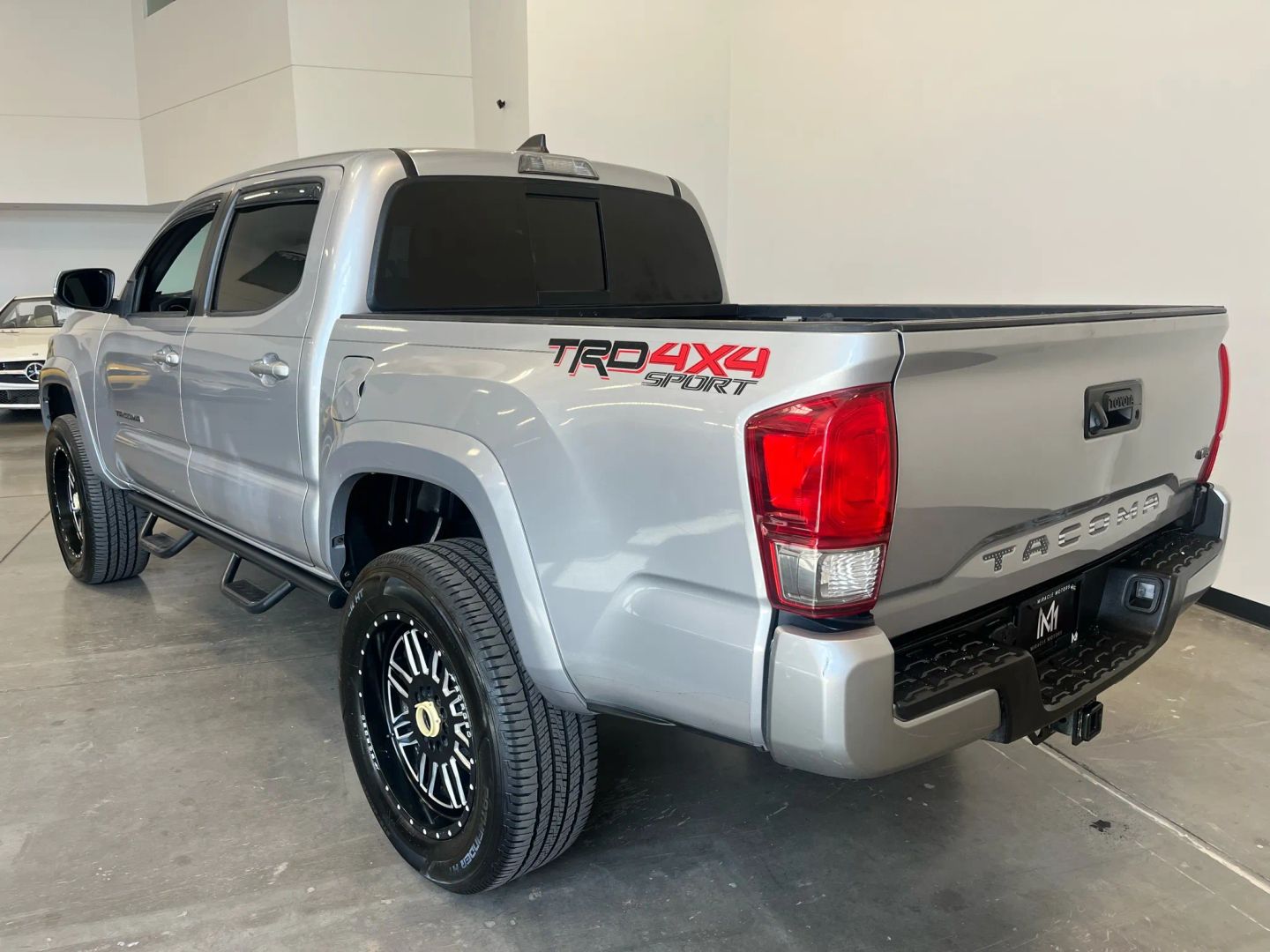 2017 Toyota Tacoma SR5 Sport TRD Pro photo 3