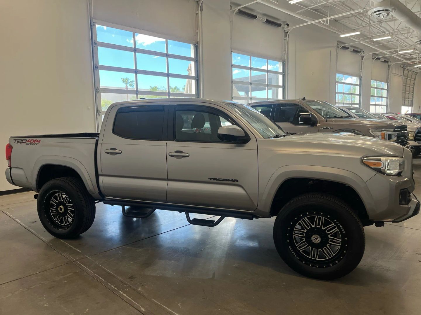 2017 Toyota Tacoma SR5 Sport TRD Pro photo 6