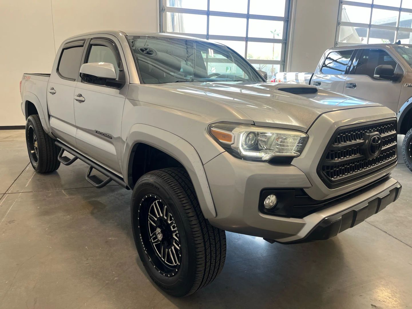 2017 Toyota Tacoma SR5 Sport TRD Pro photo 7